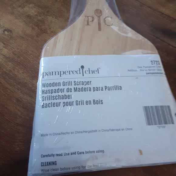 Pampered chef wooden grill scraper - Picture 4 of 4